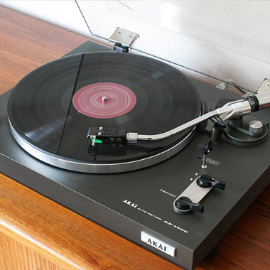 Akai AP-100 turntable