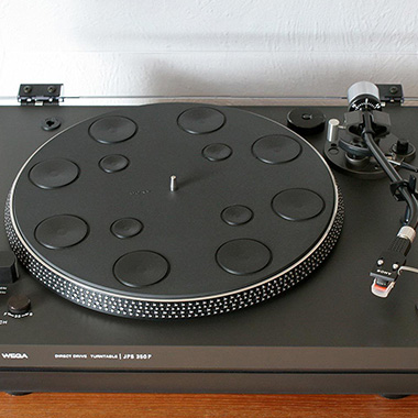 Wega JPS-350P turntable